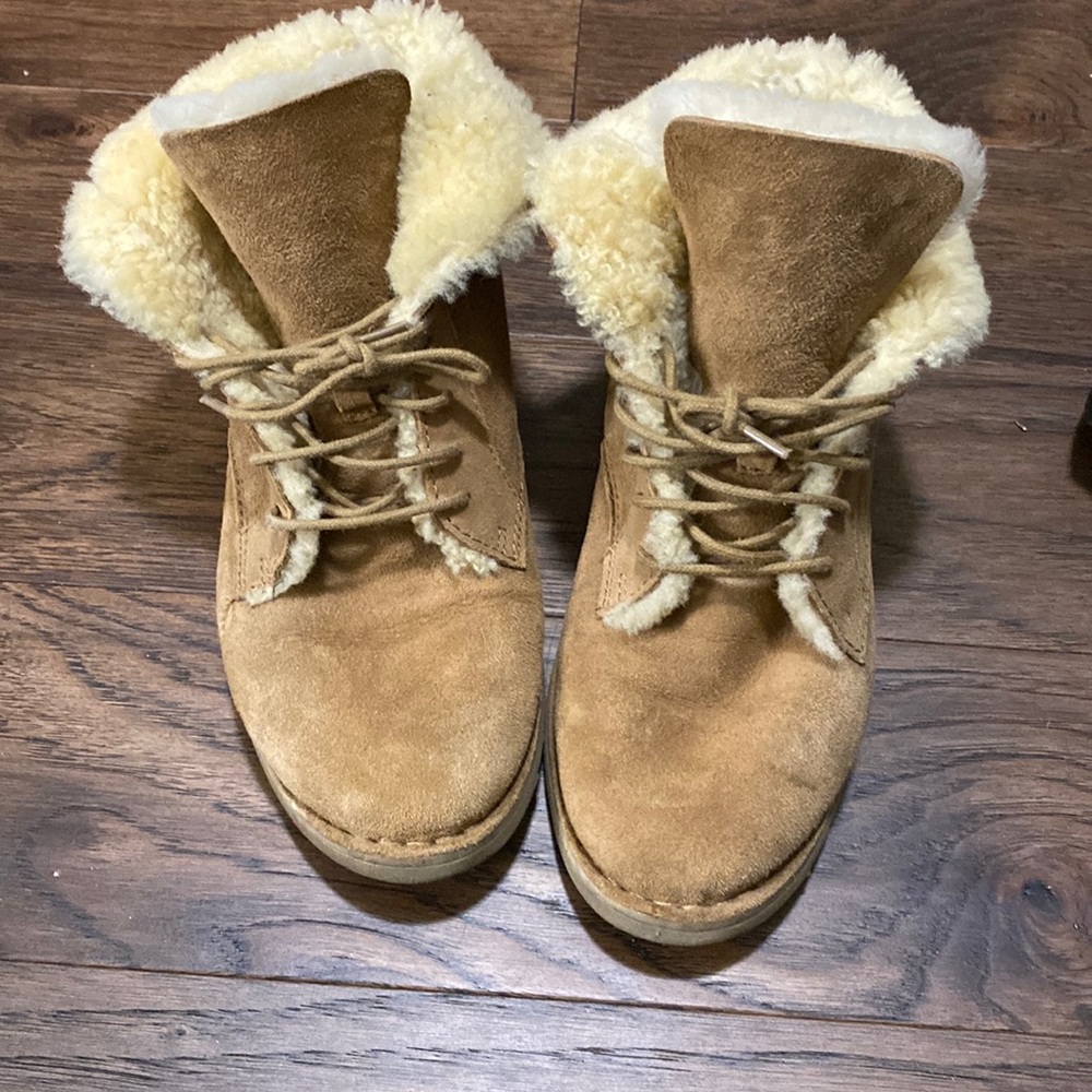 Size 6.5 ugg lace up boots